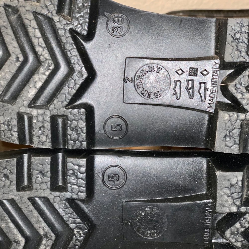 Burberry Rain Boots - Picture 7 of 7